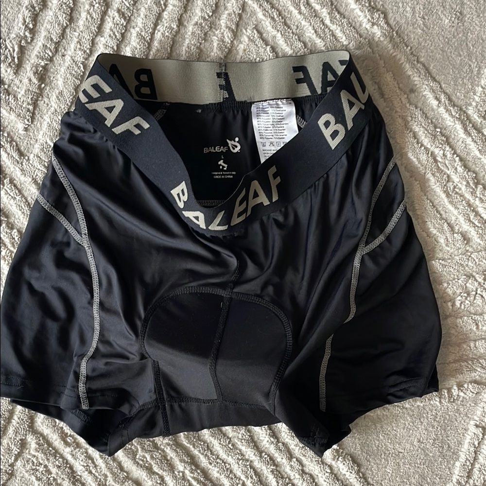 Baleaf Black Cycling Shorts size Large